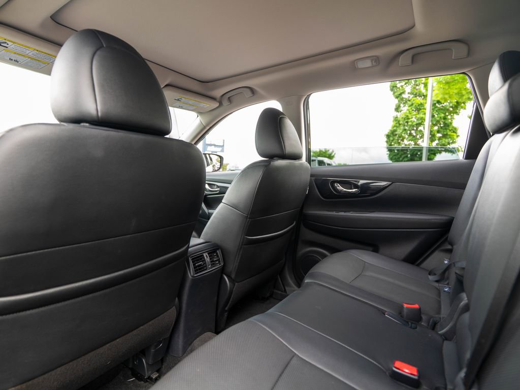 Used 2020 Nissan Rogue SL w/ Premium Package AWD/4WD image 18