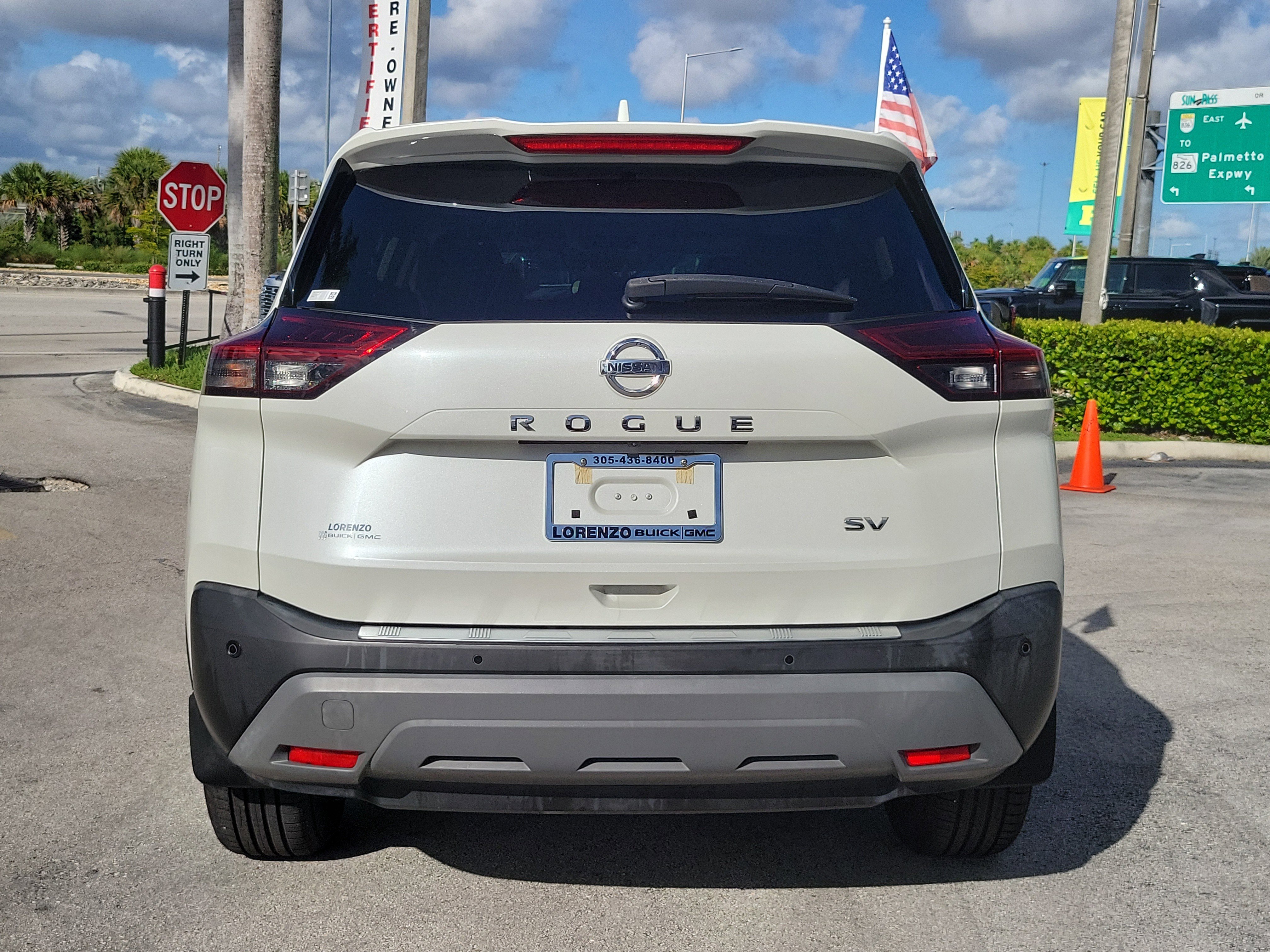 Used 2021 Nissan Rogue SV image 6