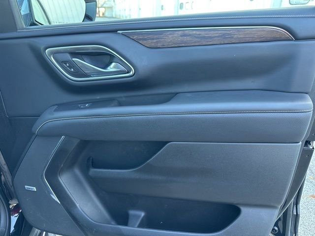Used 2024 Chevrolet Suburban Premier image 34