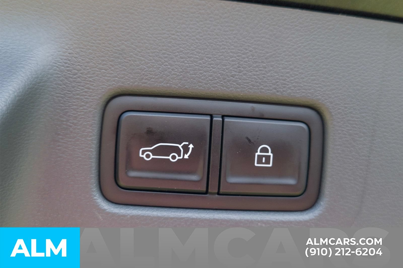 Used 2024 Hyundai Santa Fe SE AWD/4WD image 10