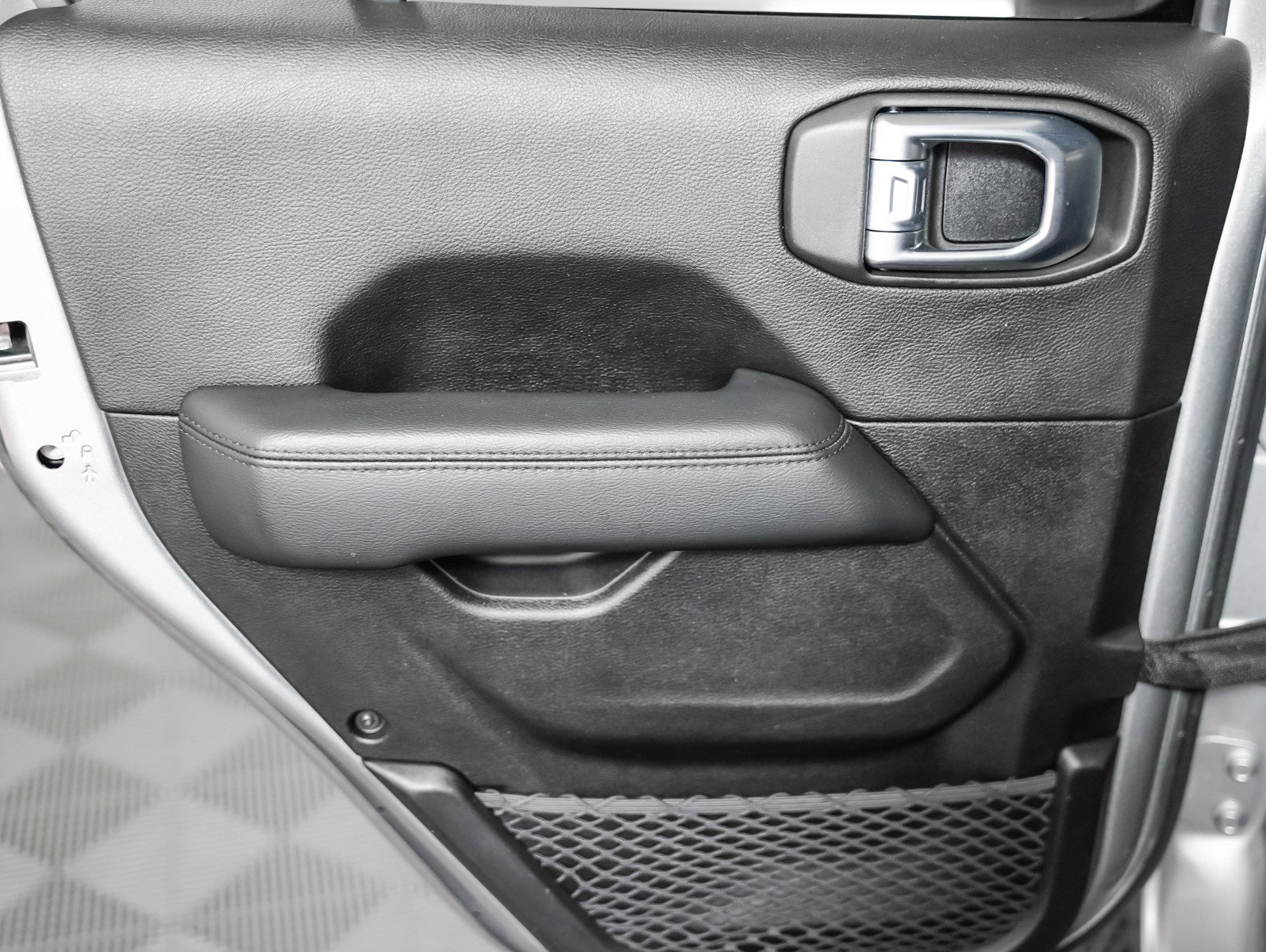 Used 2019 Jeep Wrangler Unlimited Sahara image 24