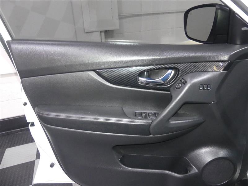 Used 2018 Nissan Rogue SL w/ Premium Package image 17
