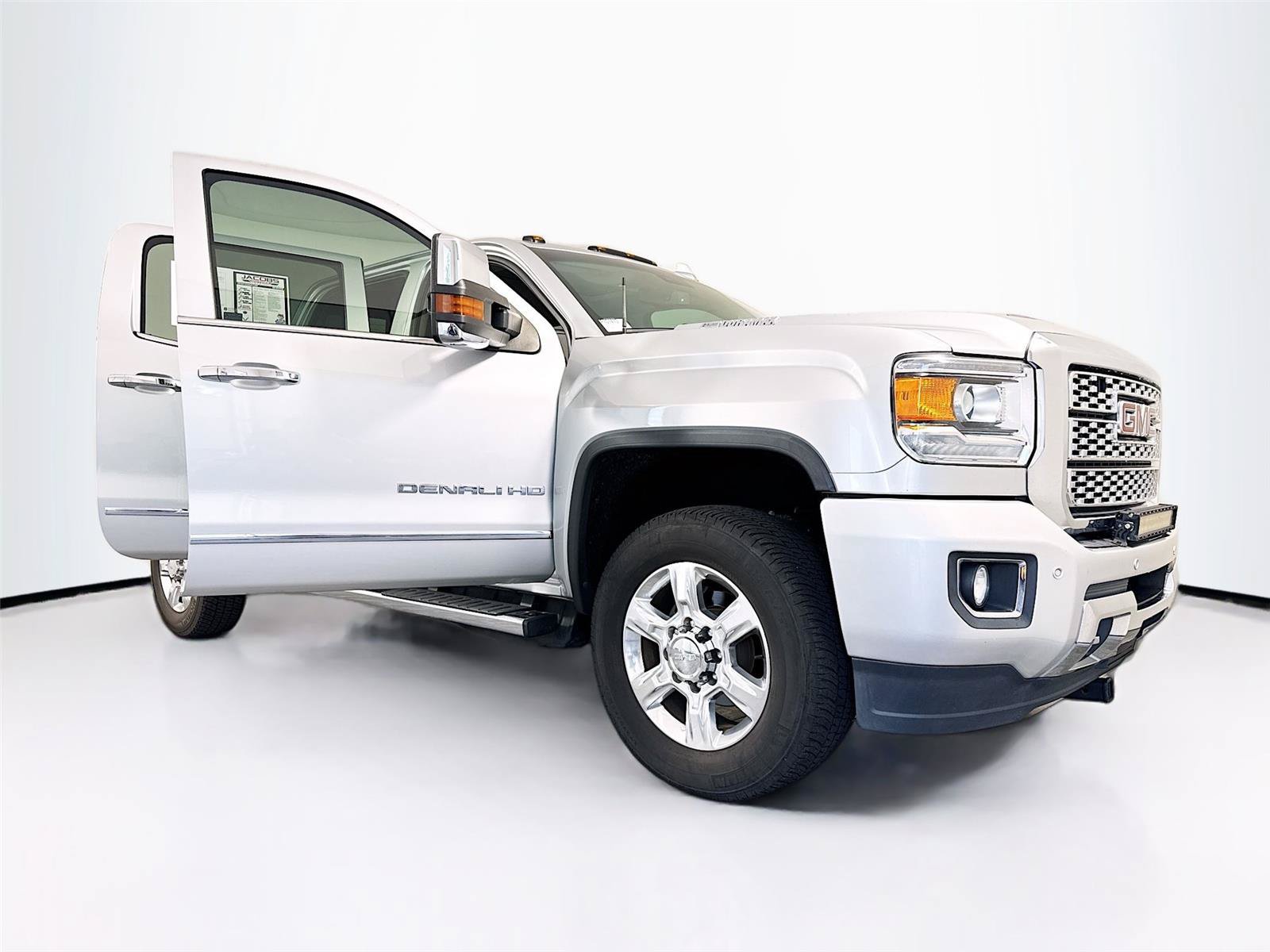 Used 2019 GMC Sierra 2500 Denali w/ Duramax Plus Package AWD/4WD image 20