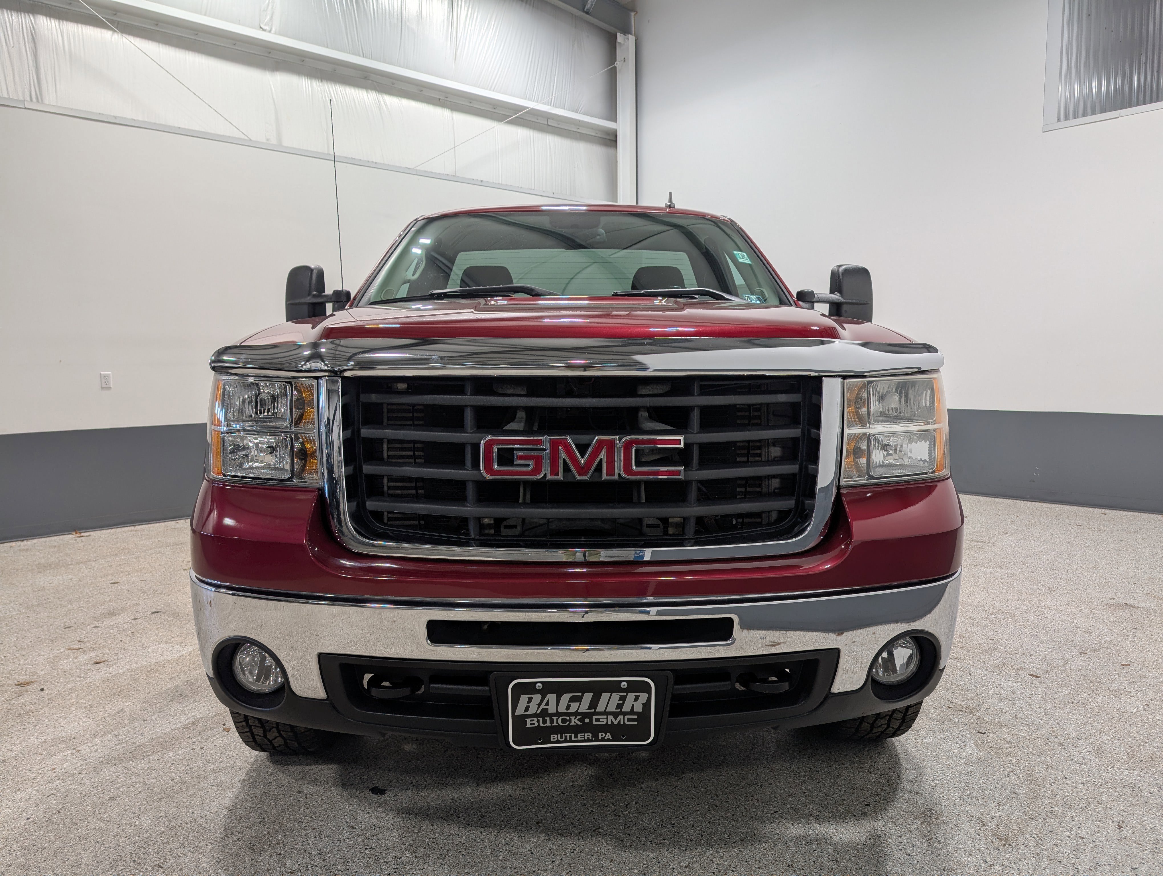 Used 2007 GMC Sierra 2500 SLE w/ Z71 Off-Road Package AWD/4WD image 8