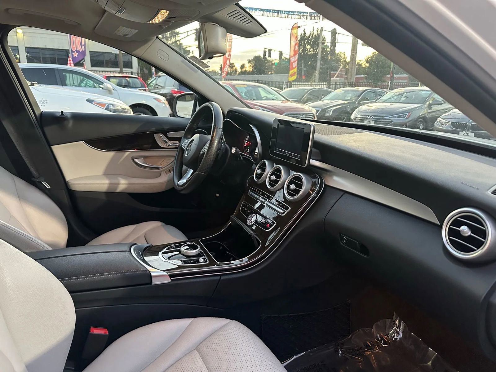 Used 2018 Mercedes-Benz C 300 4MATIC Sedan image 19