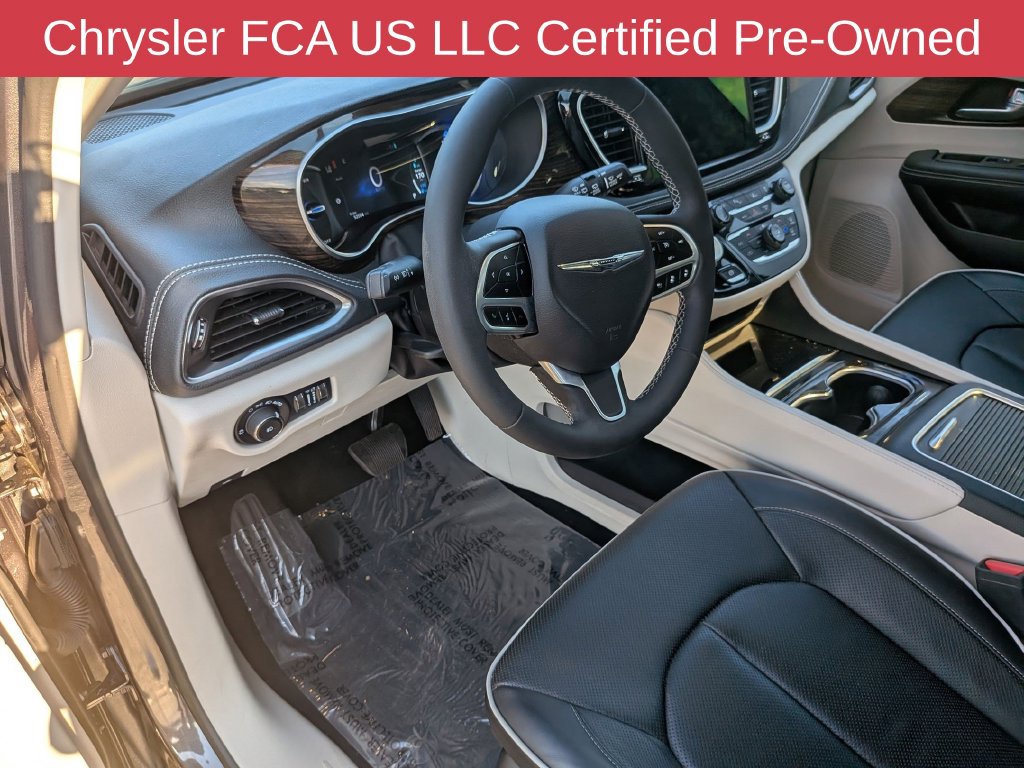 Used 2023 Chrysler Pacifica Limited FWD image 20