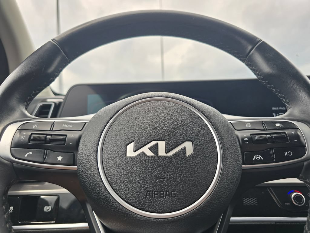 Used 2025 Kia Sportage EX FWD image 25