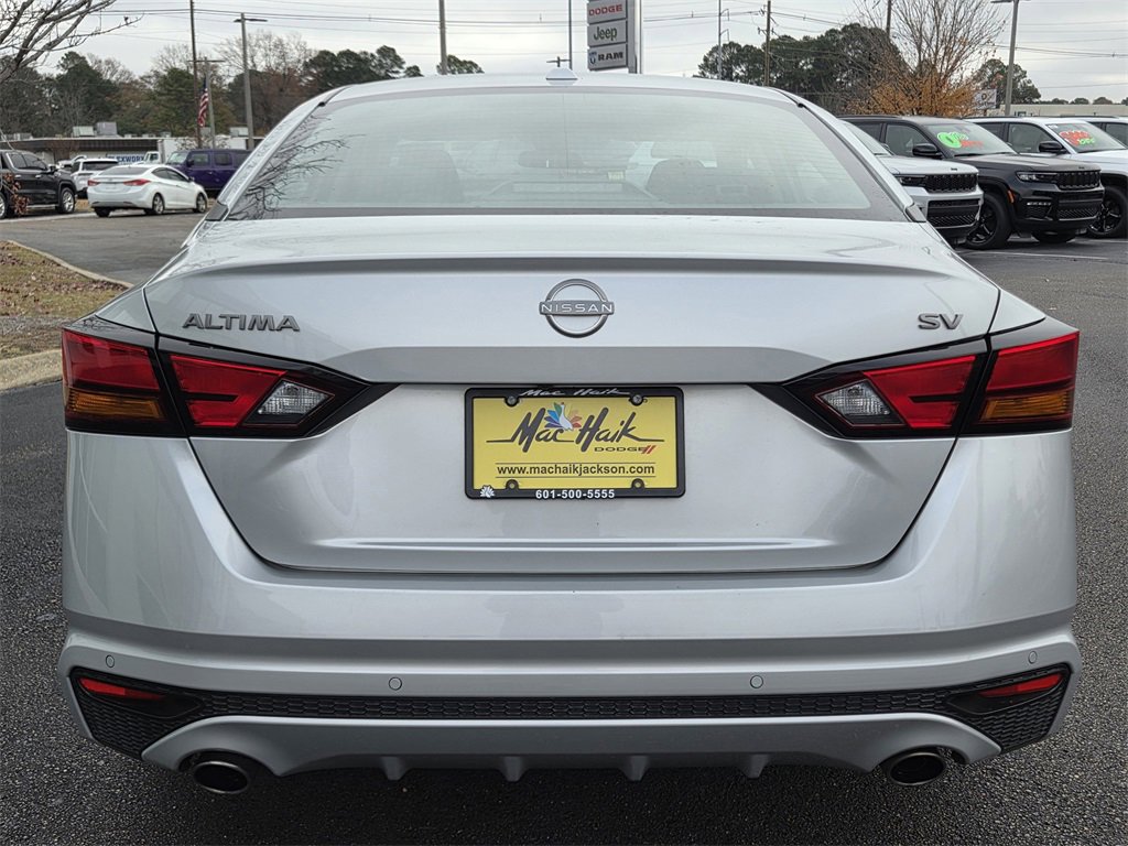 Used 2024 Nissan Altima 2.5 SV w/ SV Premium Package image 5
