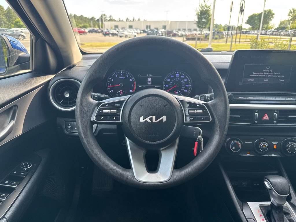 Used 2023 Kia Forte LXS w/ LXS Technology Package FWD image 19