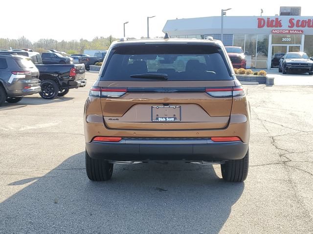 New 2026 Jeep Grand Cherokee Limited w/ Limited Altitude Package AWD/4WD image 6