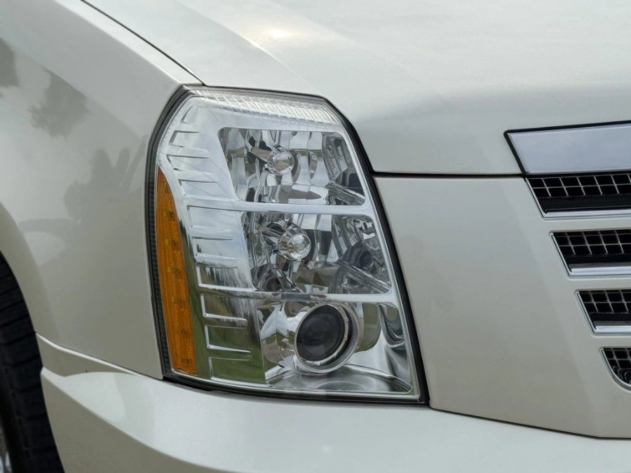 Used 2009 Cadillac Escalade Hybrid image 12
