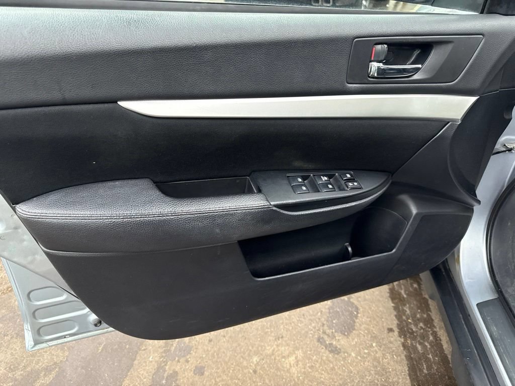 Used 2013 Subaru Outback 2.5i AWD/4WD image 19