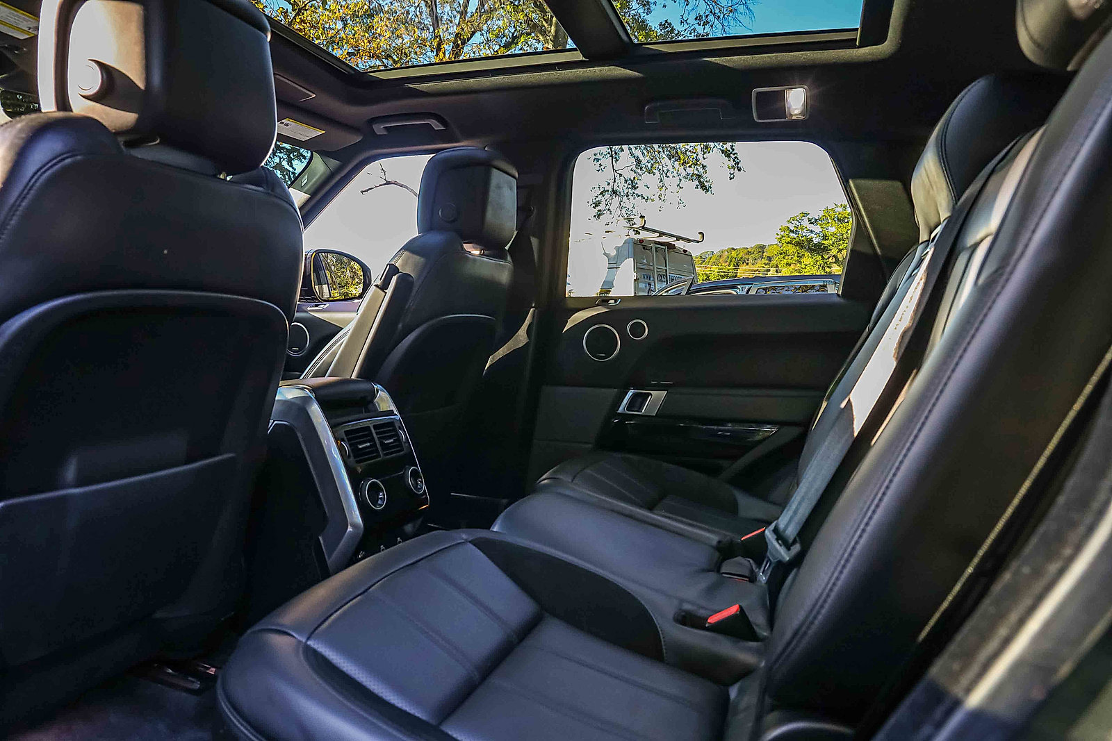 Used 2022 Land Rover Range Rover Sport HST image 22