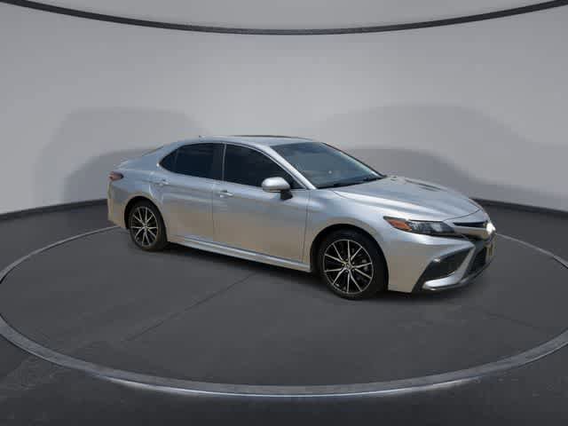 Used 2024 Toyota Camry SE FWD image 2