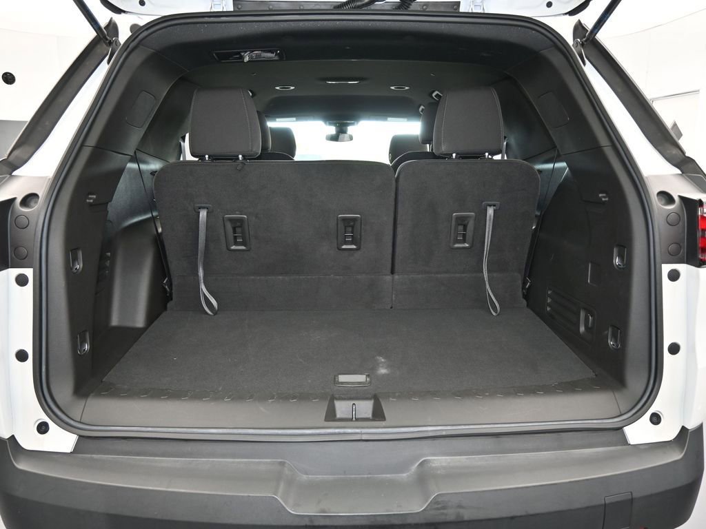 Used 2023 Chevrolet Traverse LT image 37