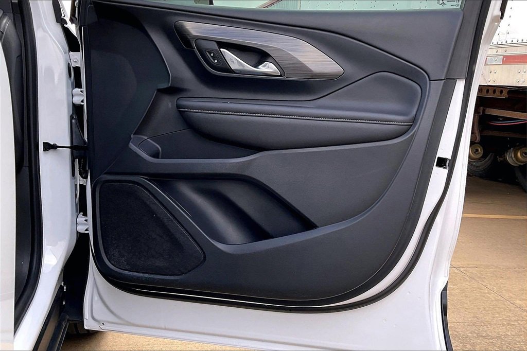 Used 2022 GMC Terrain SLT image 24