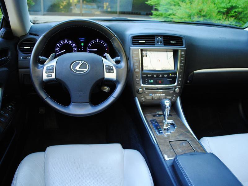 Used 2011 Lexus IS 350C w/ Luxury Pkg RWD image 17