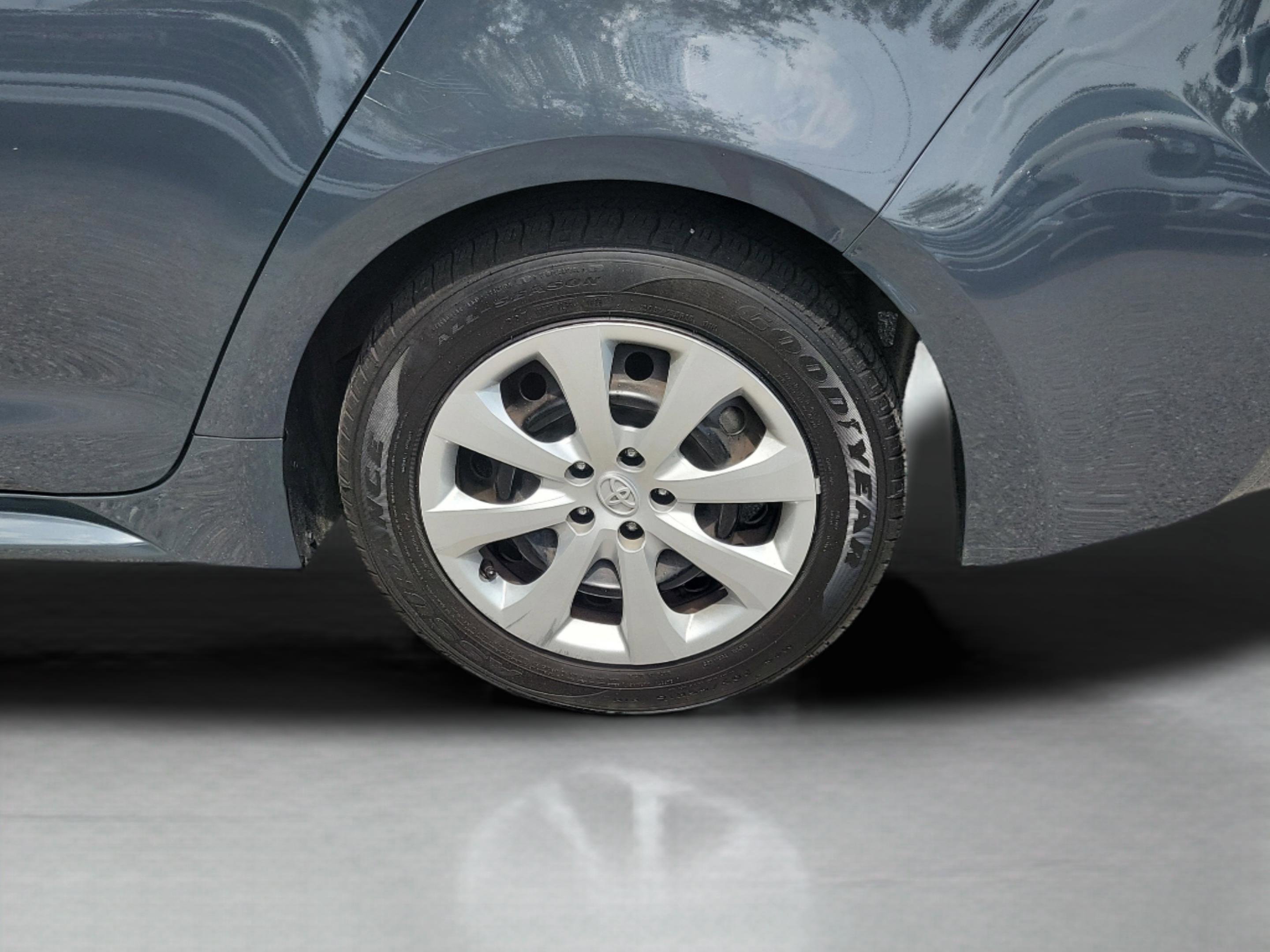 Used 2023 Toyota Corolla LE FWD image 31