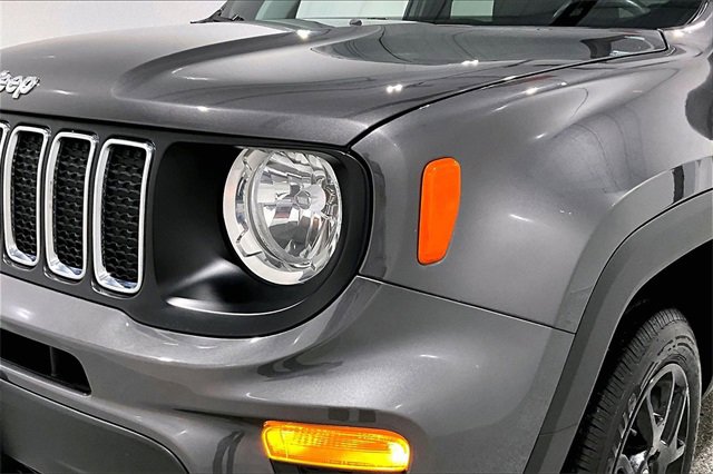 Used 2019 Jeep Renegade Latitude w/ Cold Weather Group image 33
