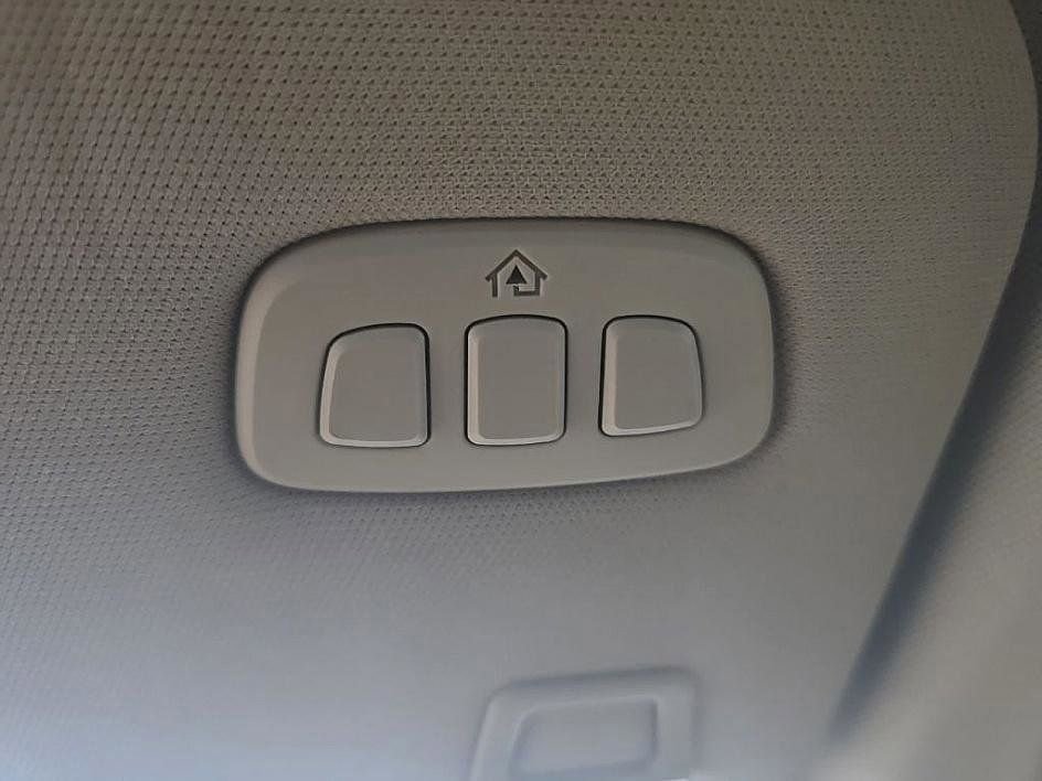 Used 2025 Lincoln Nautilus Reserve image 26