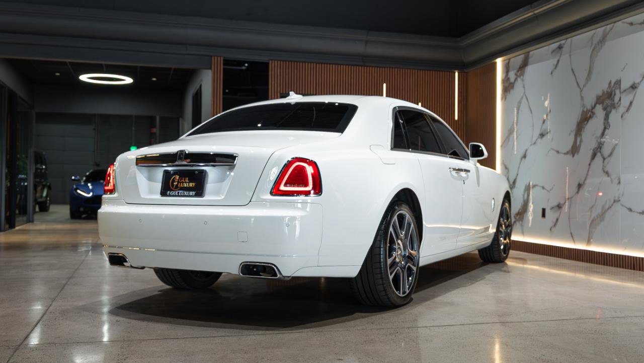 Used 2017 Rolls-Royce Ghost image 9