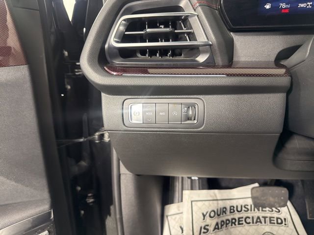 Used 2024 Chevrolet Traverse RS AWD/4WD image 39