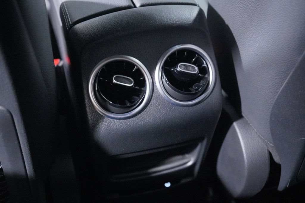 Used 2024 Mercedes-Benz EQB 250+ image 17