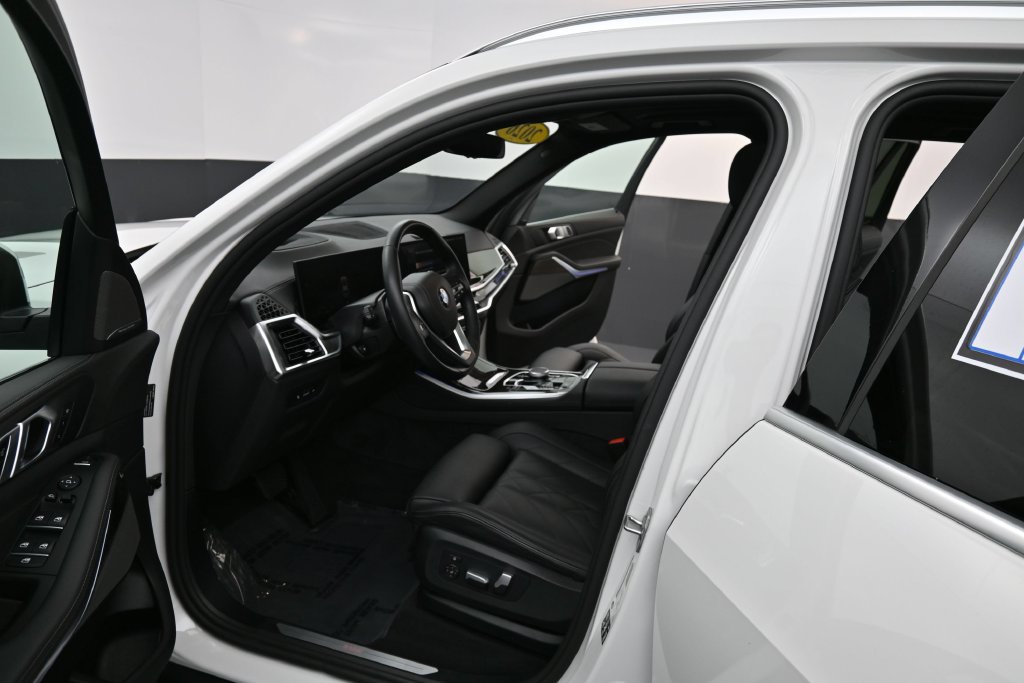 Used 2026 BMW X5 xDrive40i AWD/4WD image 13