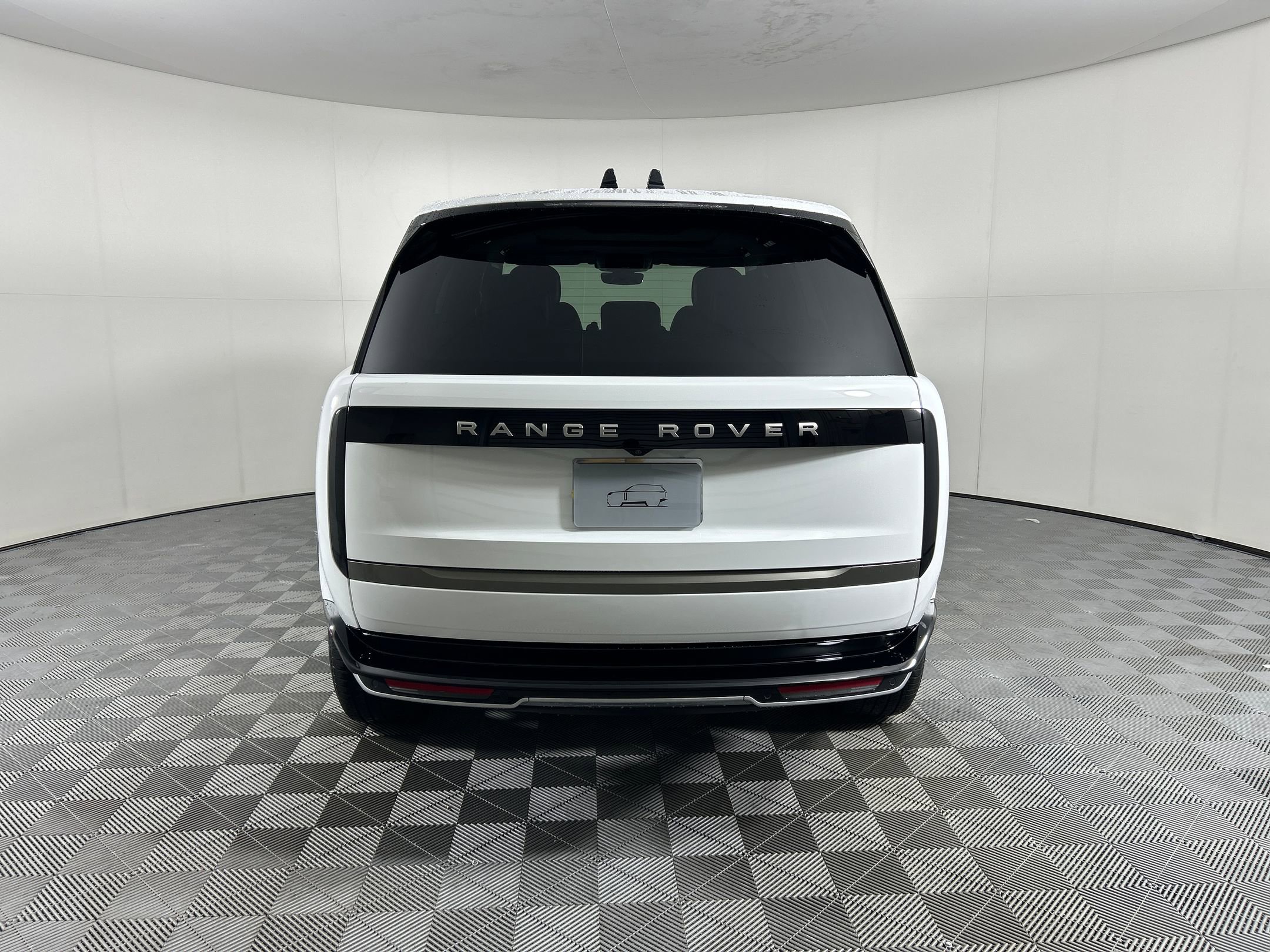 New 2025 Land Rover Range Rover SE image 8