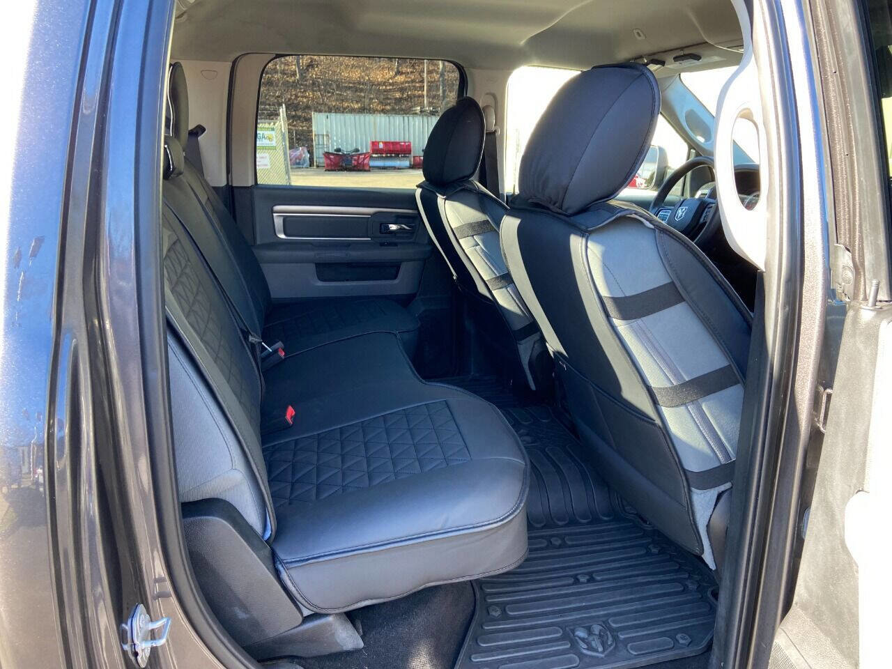 Used 2018 RAM 3500 SLT w/ Snow Chief Group image 11