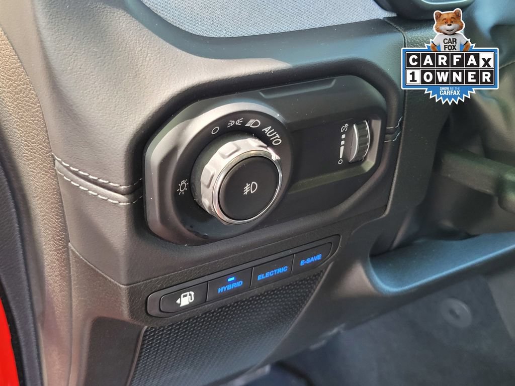 Used 2025 Jeep Wrangler Unlimited Sahara w/ Safety Group AWD/4WD image 17