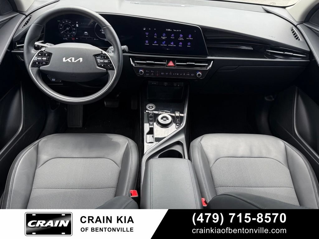 Certified 2024 Kia Niro Wind FWD image 28