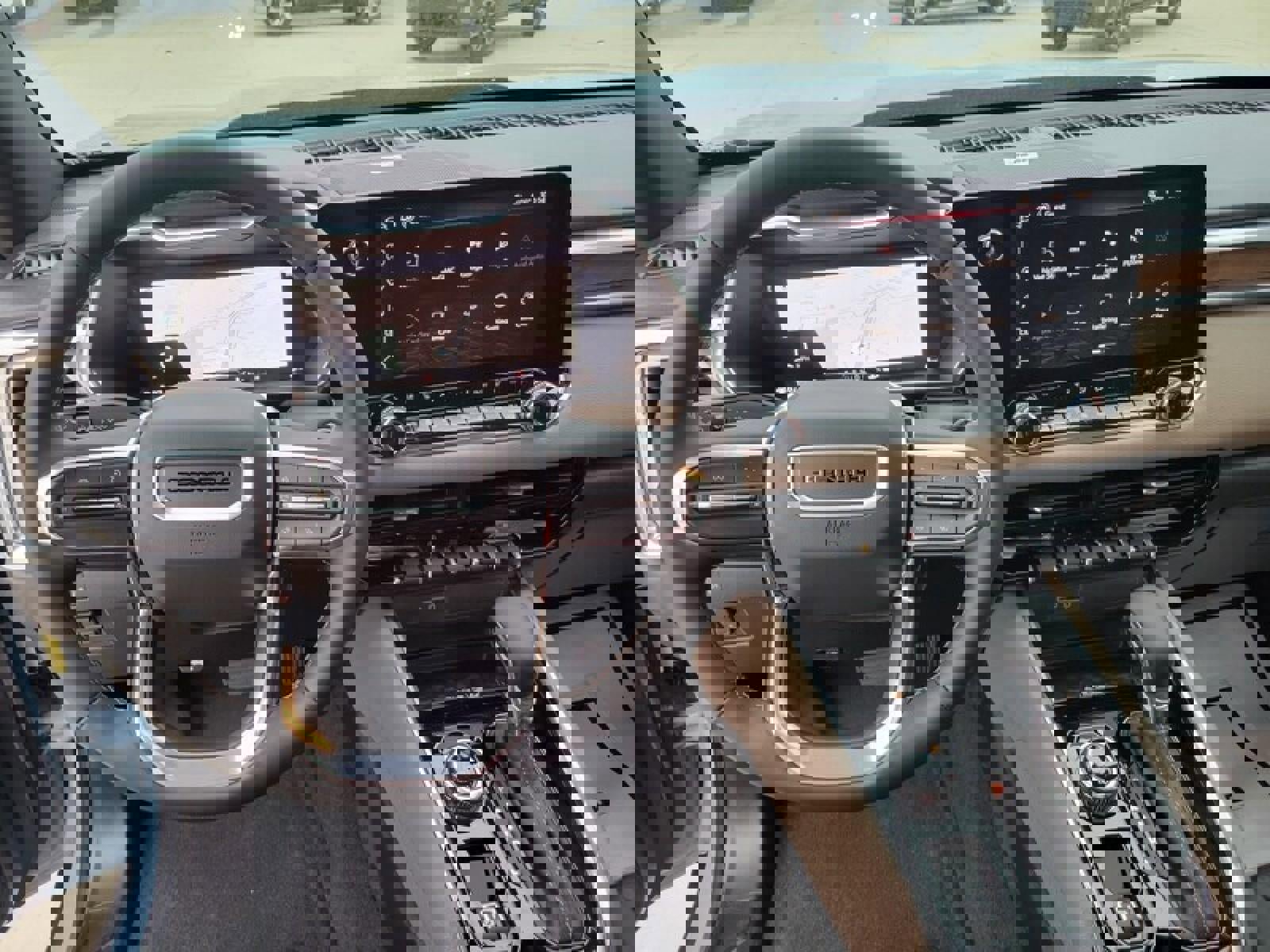 New 2026 GMC Canyon Denali image 8