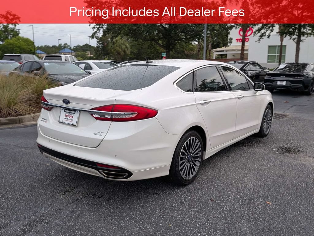 Used 2017 Ford Fusion SE w/ Fusion SE Technology Package FWD image 4