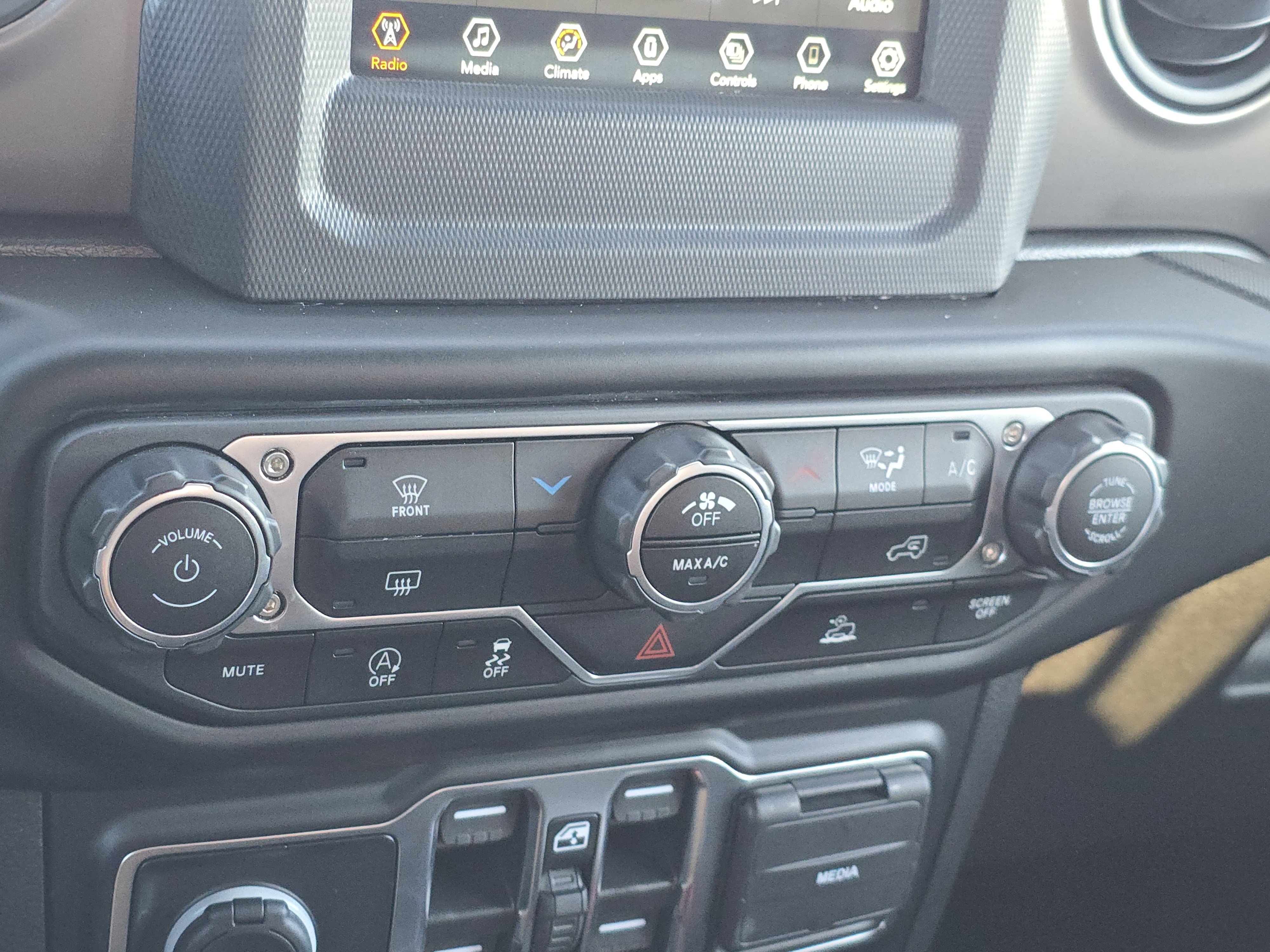 Used 2023 Jeep Gladiator Sport image 27