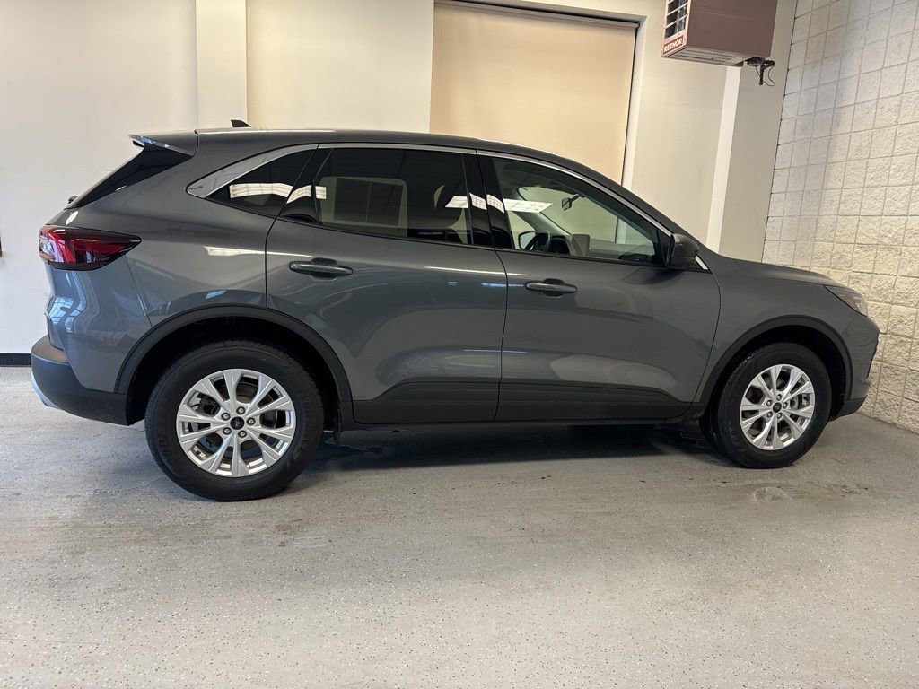 Used 2023 Ford Escape Active image 47