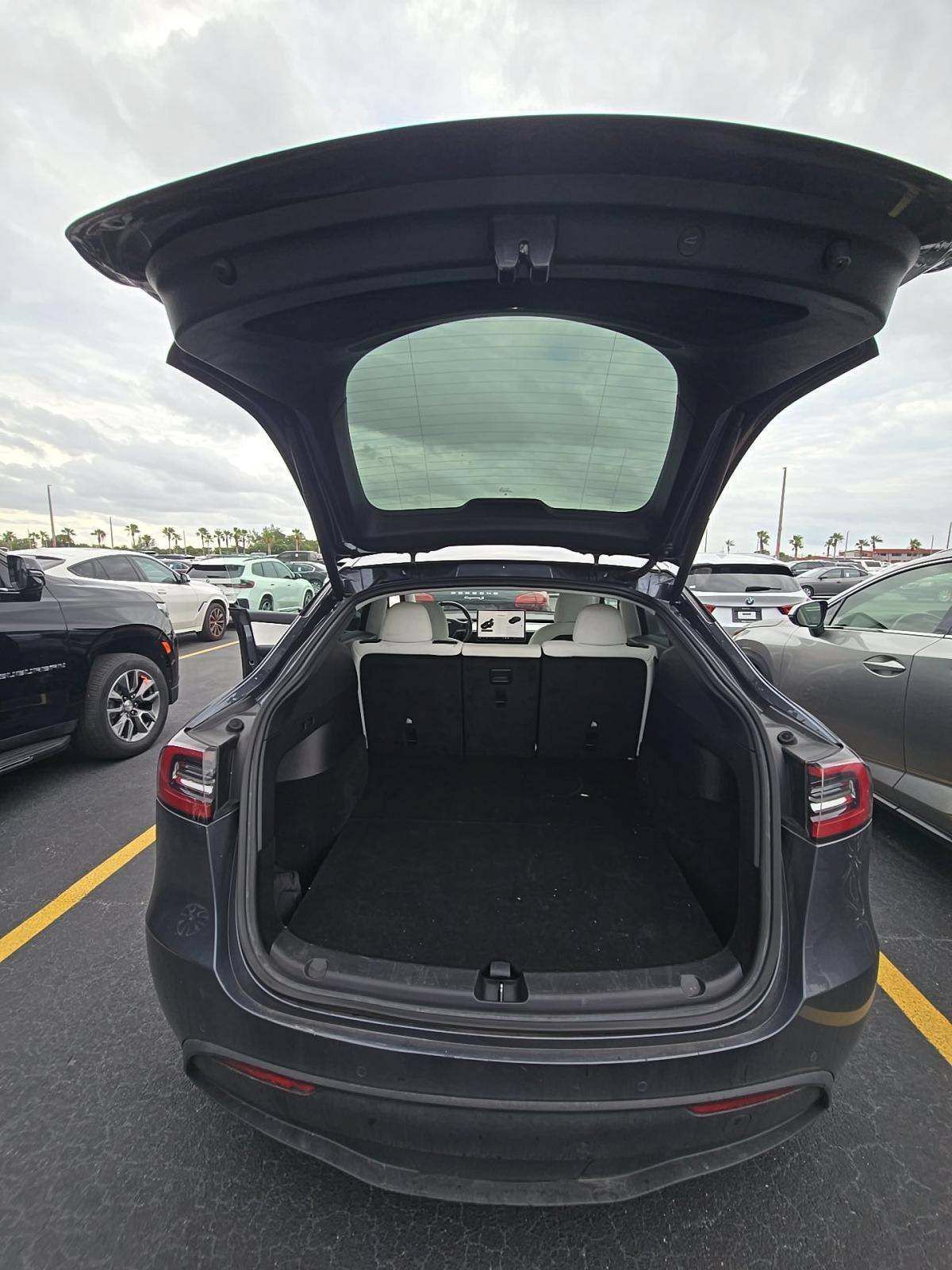 Used 2022 Tesla Model Y Performance AWD/4WD image 5