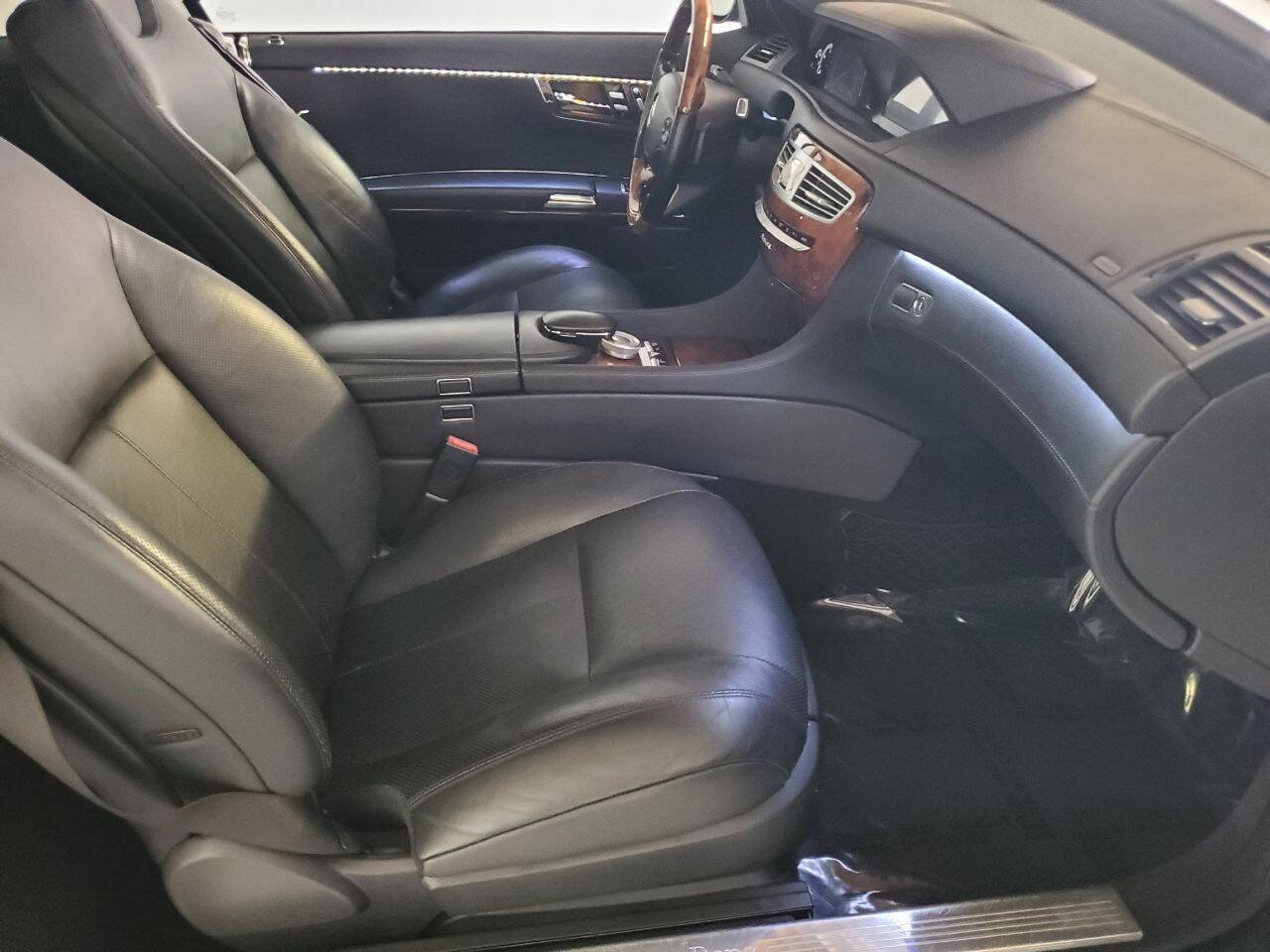 Used 2009 Mercedes-Benz CL 550 4MATIC image 13