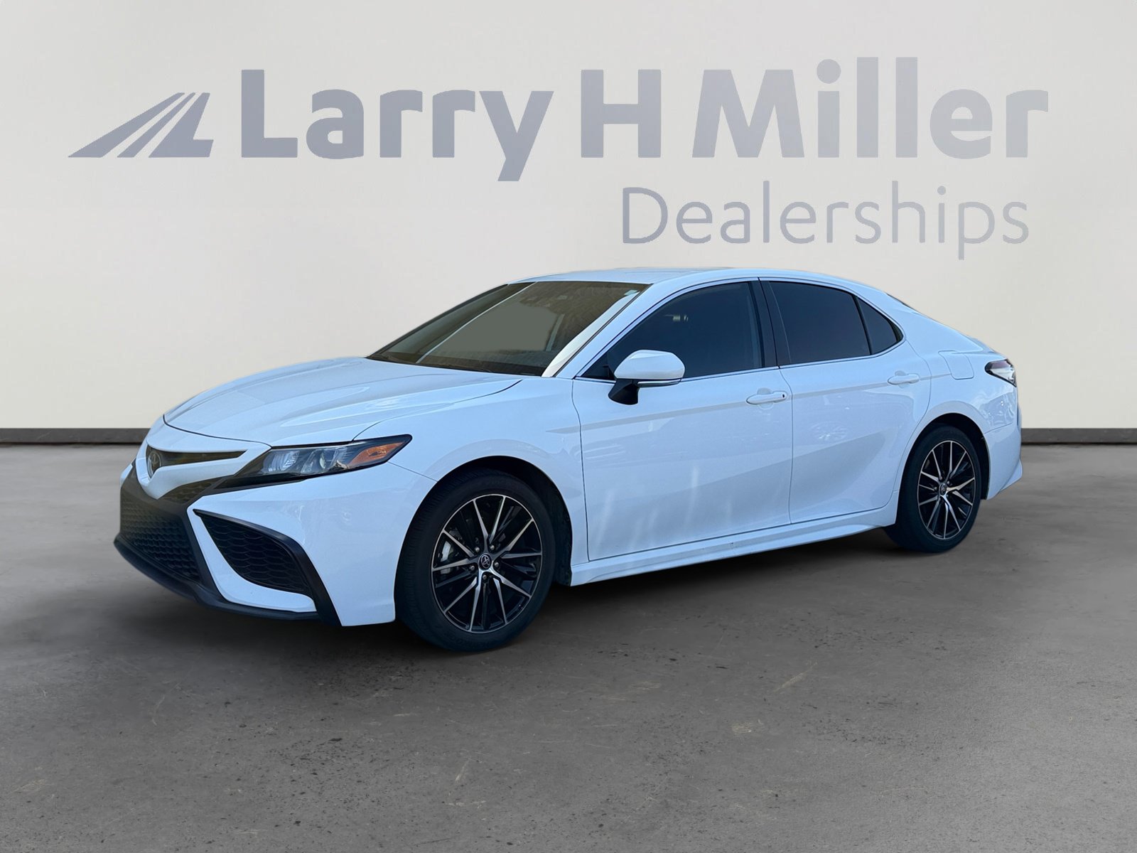 Used 2023 Toyota Camry SE