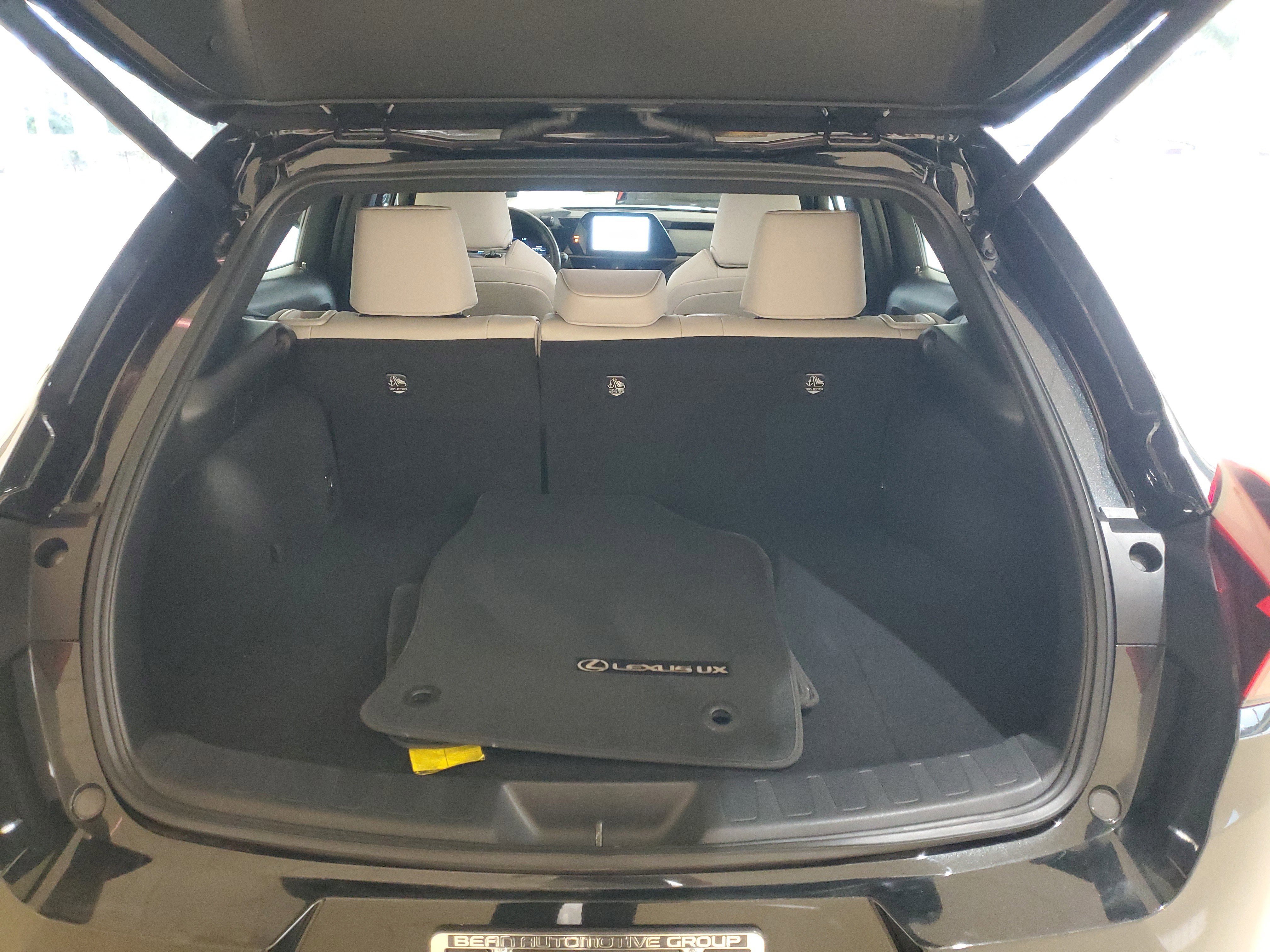 Used 2025 Lexus UX 300h FWD w/ Accessory Package (Z1) image 13