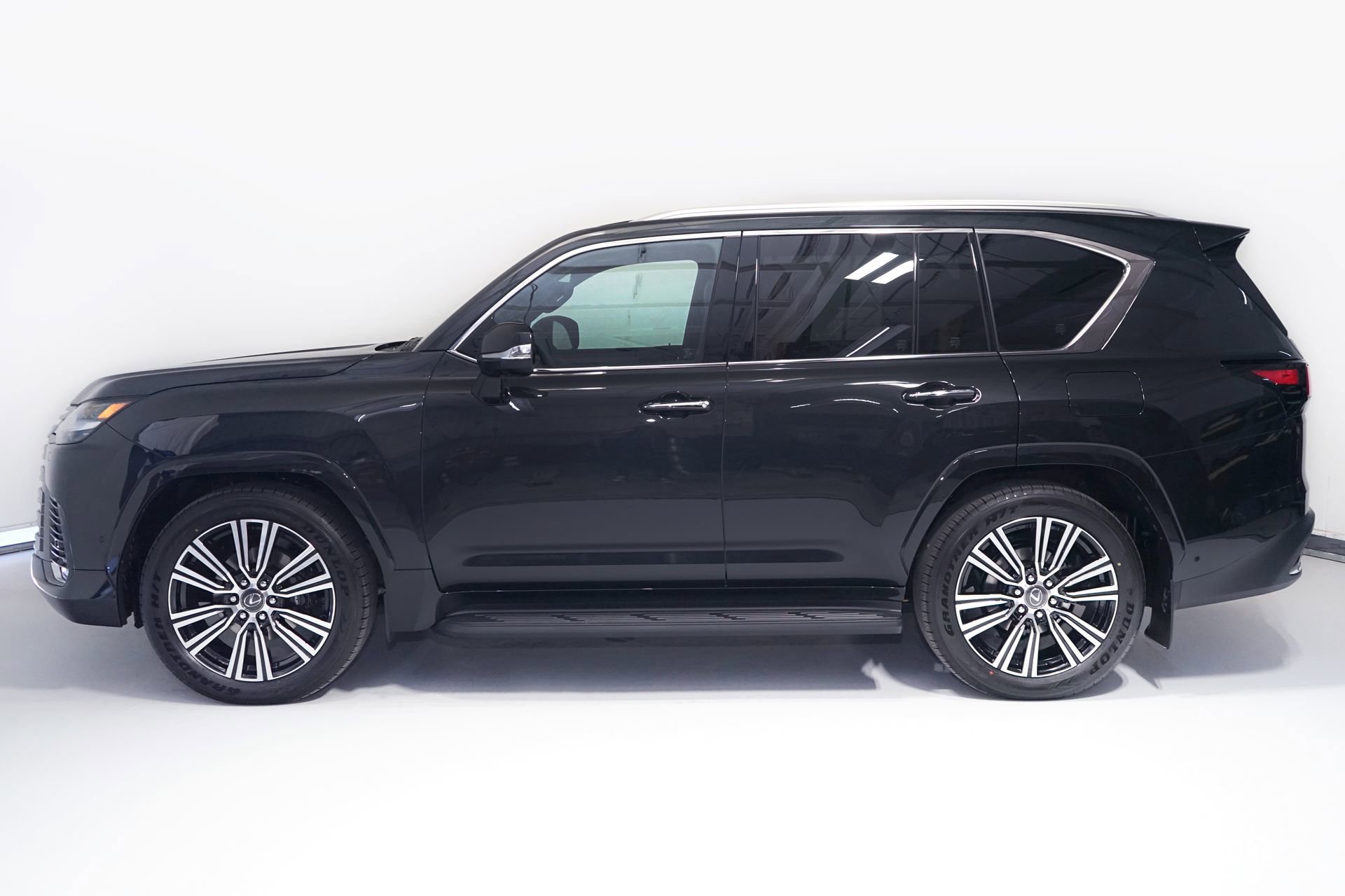 Used 2026 Lexus LX 700h Luxury AWD/4WD image 4