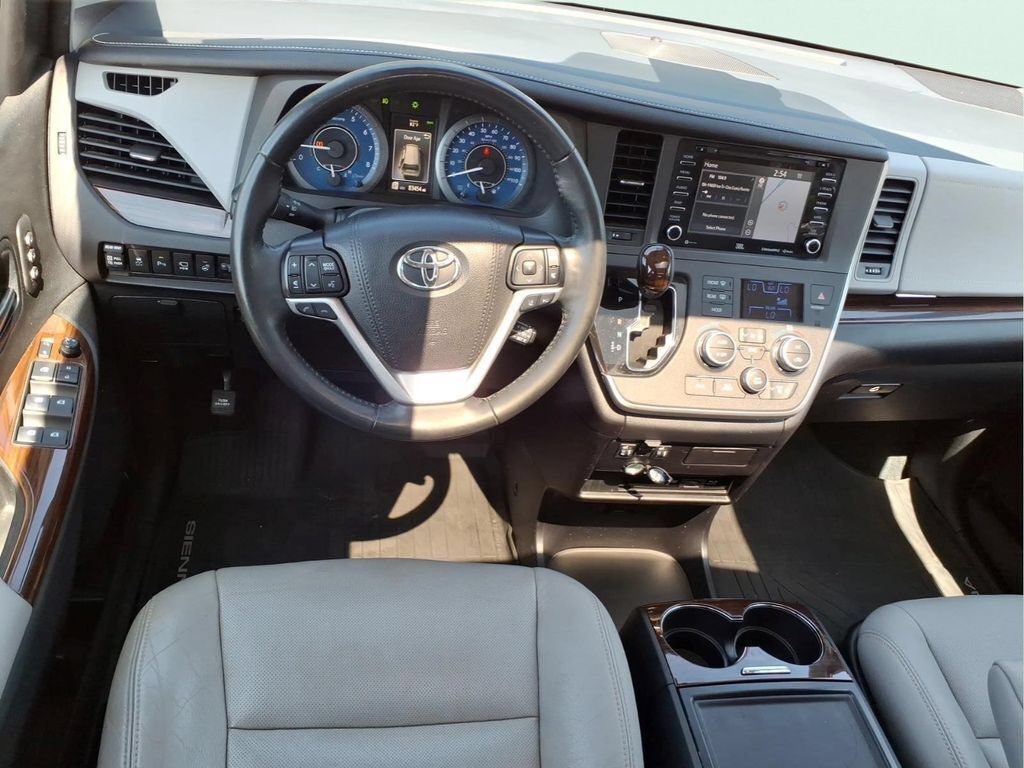 Used 2020 Toyota Sienna Limited Premium FWD image 14