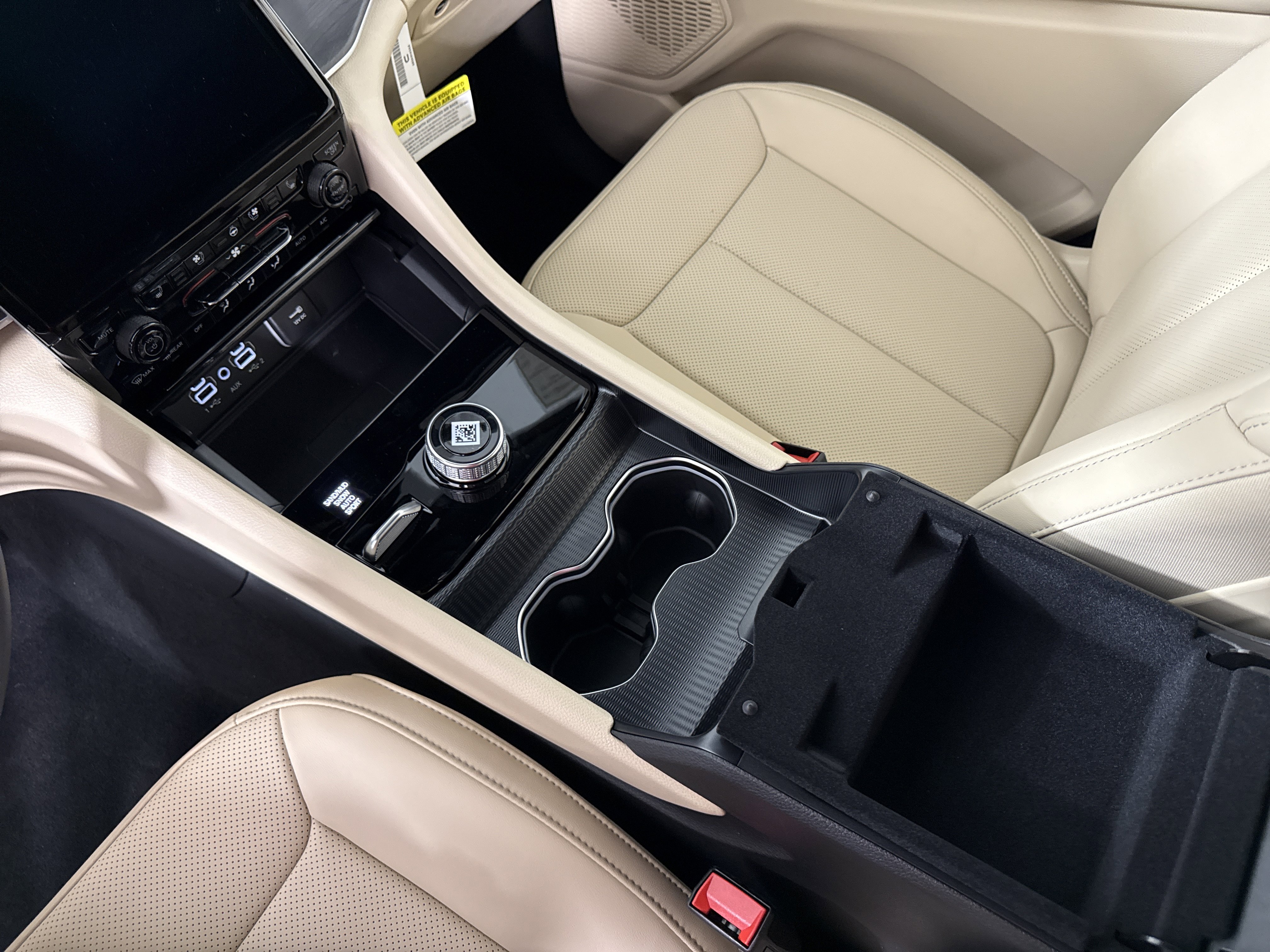 New 2025 Jeep Grand Cherokee Limited w/ Luxury Tech Group II image 19