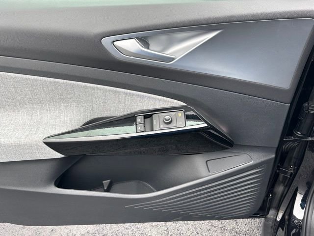 New 2025 Volkswagen ID.4 Pro image 18