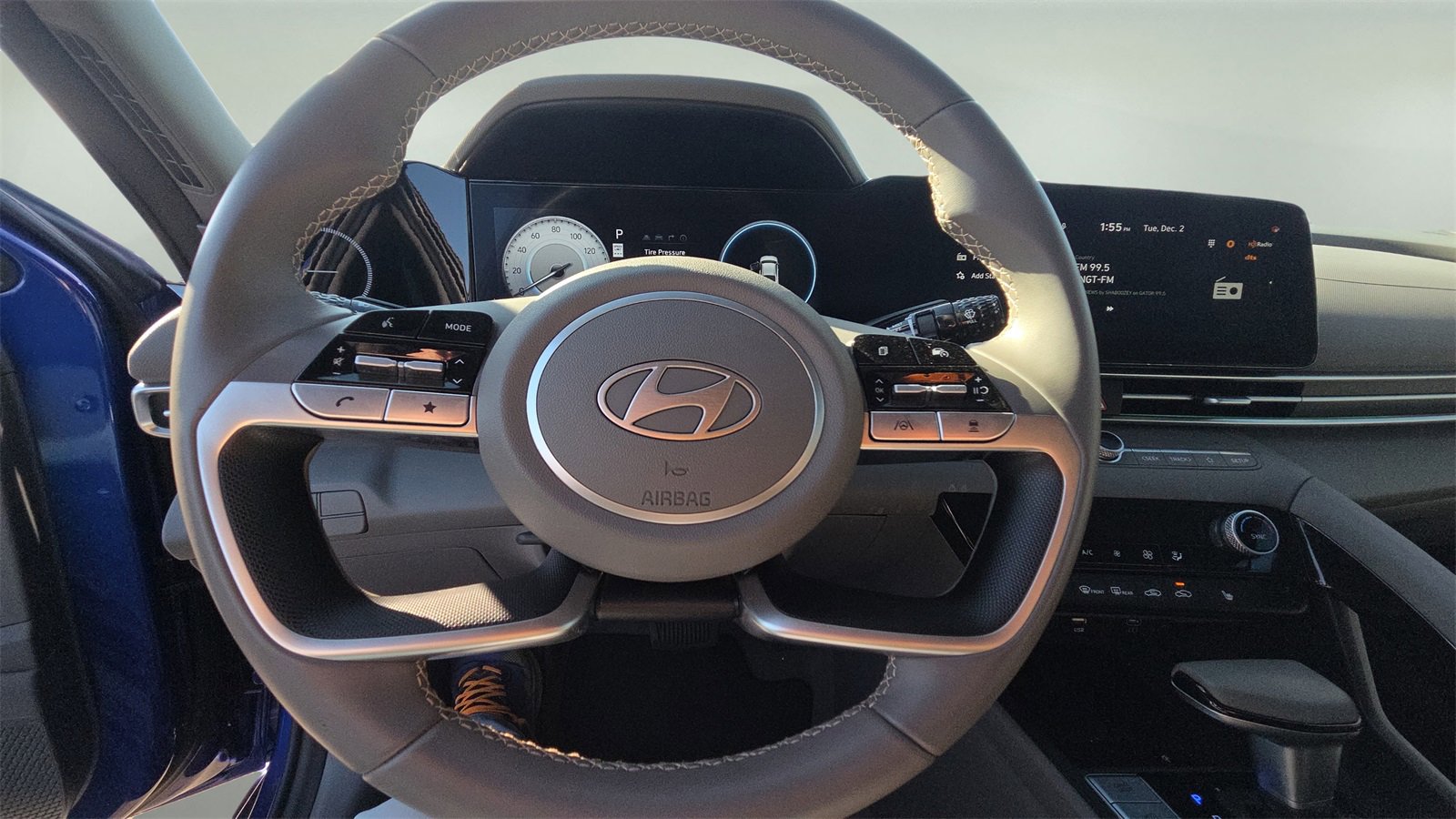 Used 2024 Hyundai Elantra SEL w/ Convenience Package image 11