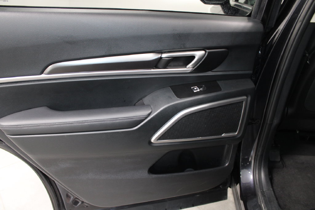 Used 2025 Kia Telluride S FWD image 21