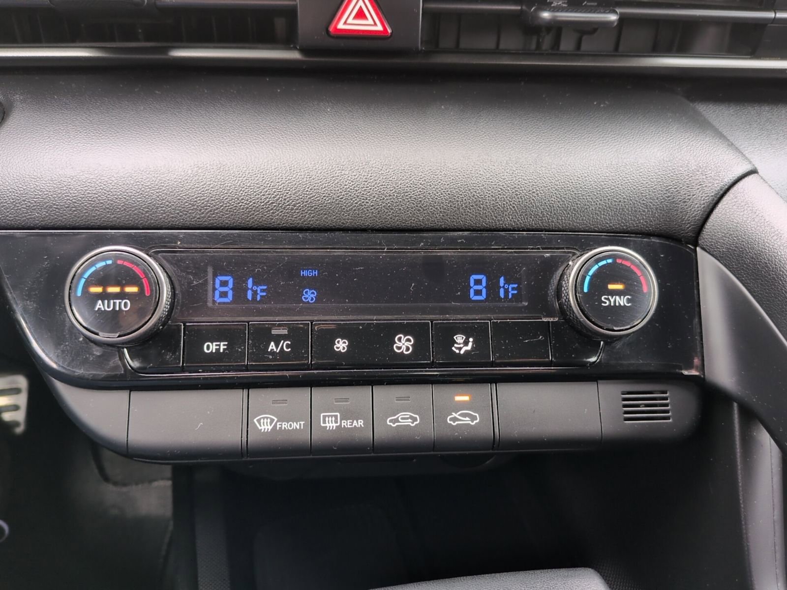 Used 2025 Hyundai Elantra Sport image 22