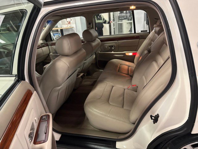 Used 1998 Cadillac De Ville Sedan image 22