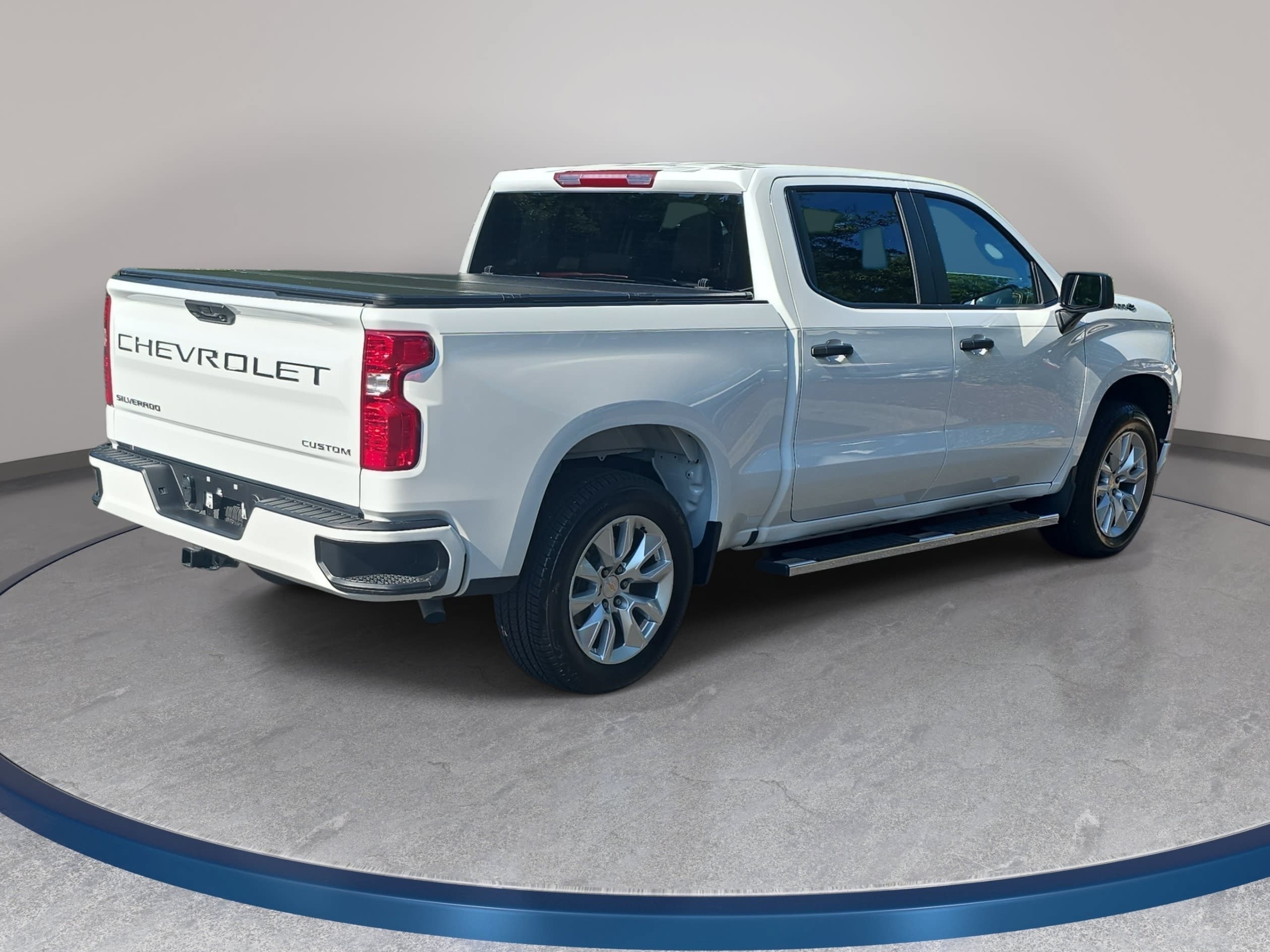 Used 2025 Chevrolet Silverado 1500 Custom RWD image 5