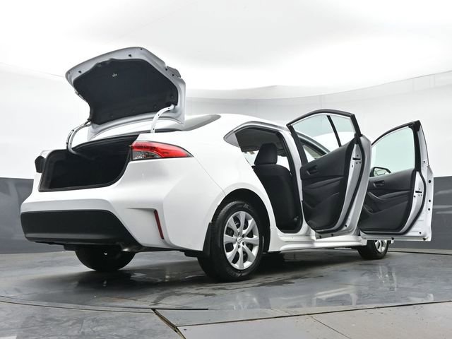Used 2025 Toyota Corolla LE FWD image 47